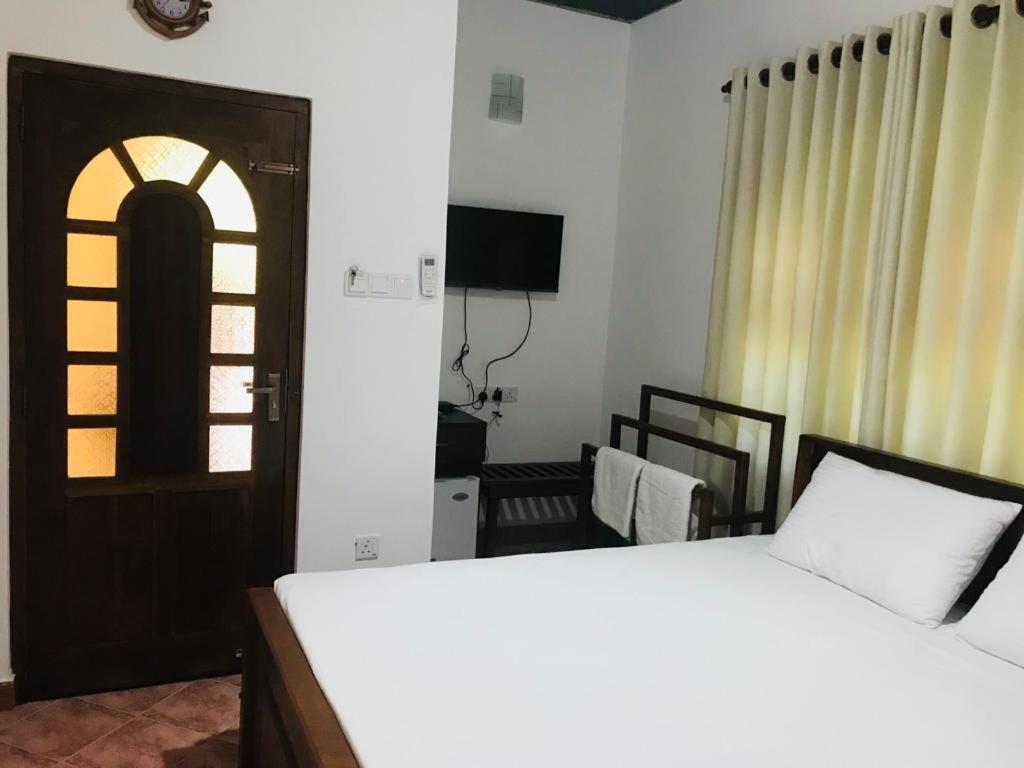 فندق Langama Thena - ළඟම තැන أنرادابورام المظهر الخارجي الصورة